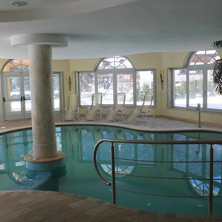 Hotel Canada Пинцоло Екстериор снимка