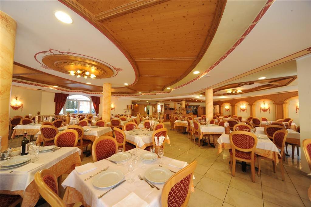 Hotel Canada Пинцоло Екстериор снимка