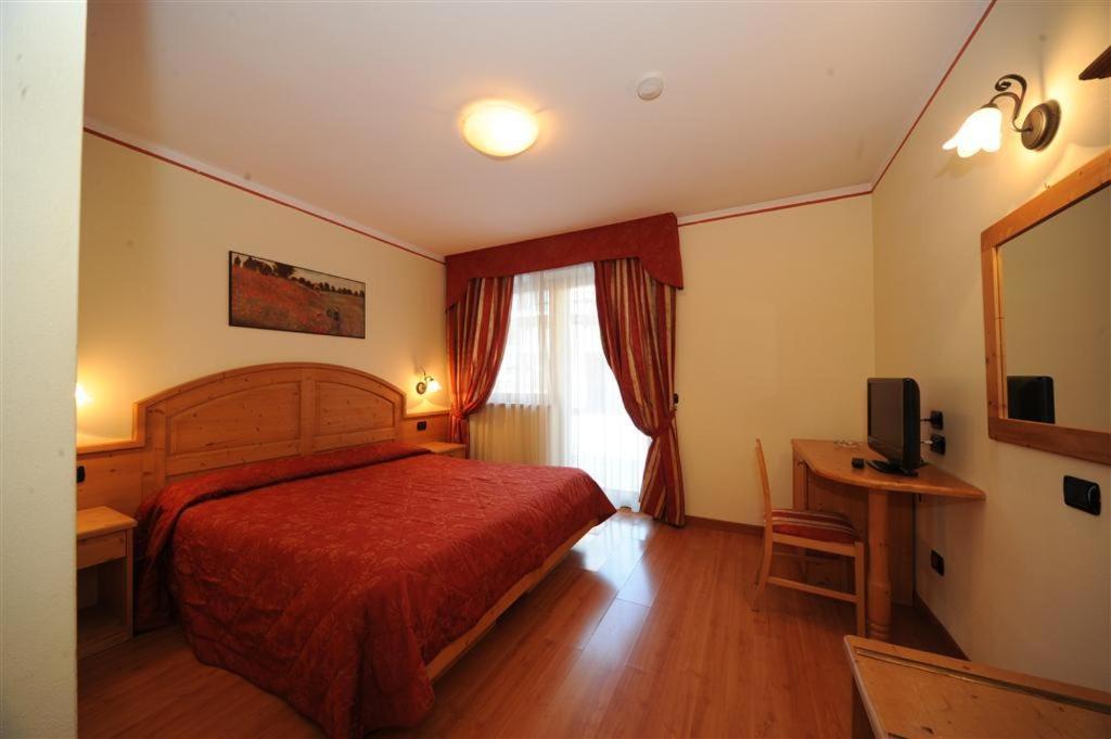 Hotel Canada Пинцоло Стая снимка