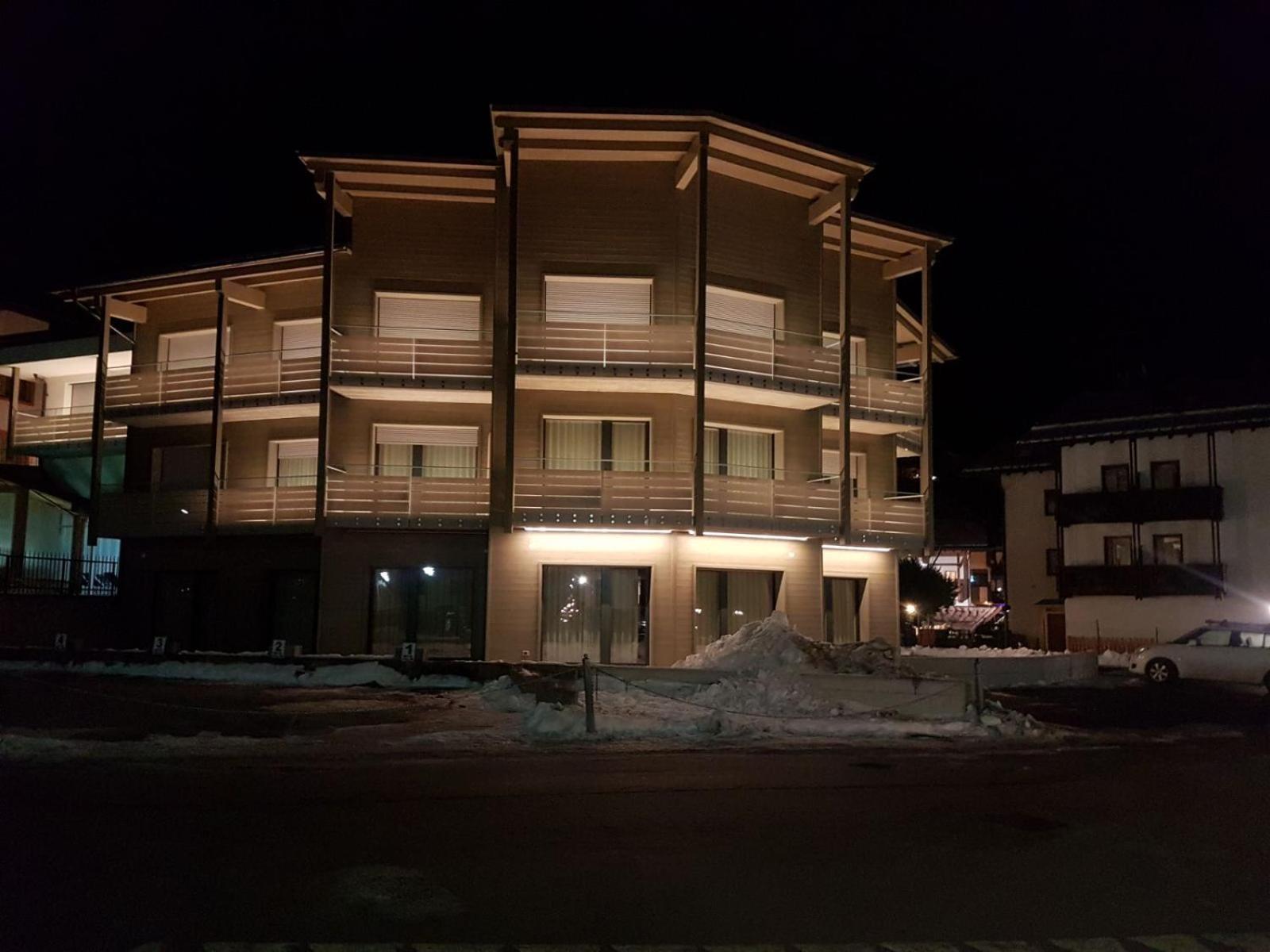 Hotel Canada Пинцоло Екстериор снимка